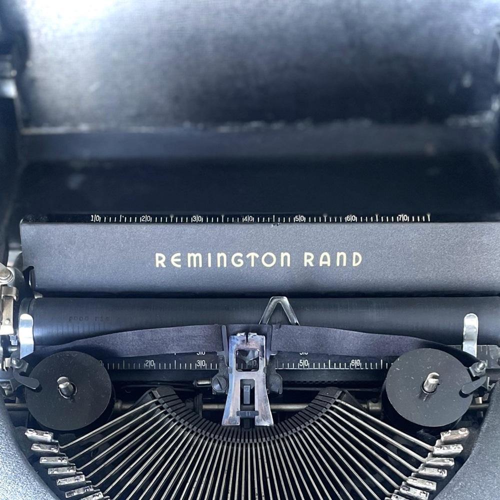 REMINGTON RAND | Vtg. 1940s Deluxe Model 5 Functioning Typewriter Original Case